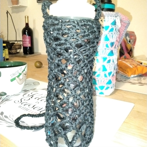 Crochet Cirkul bottle holder NWOT - Picture 2 of 2